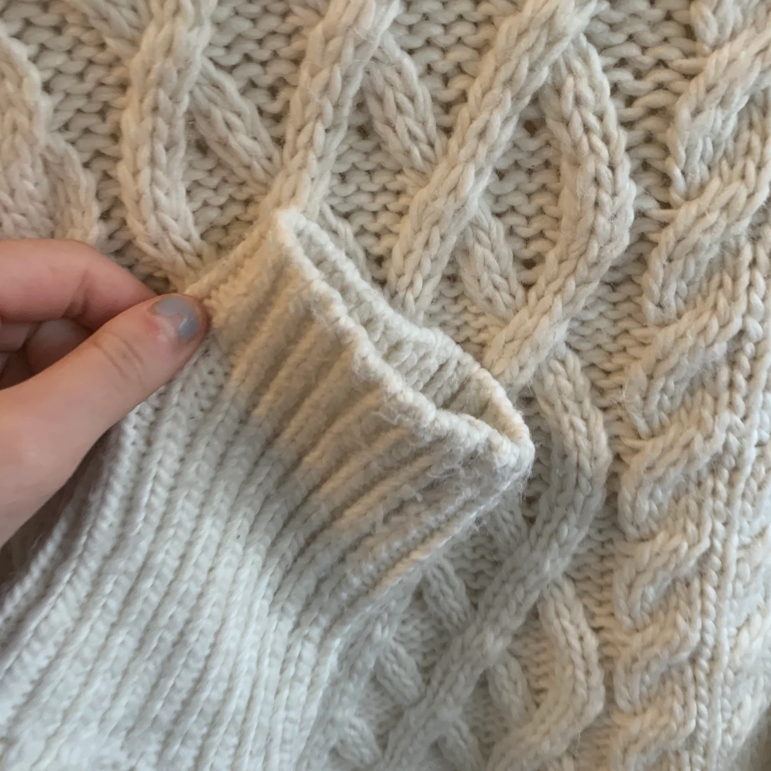 stickad mysig tröja hm  - 90