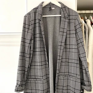 Blazer - Nästintill oanvänd! Köparen står för frakten.🥰