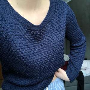 Marinblå tröja från veromoda i storlek S