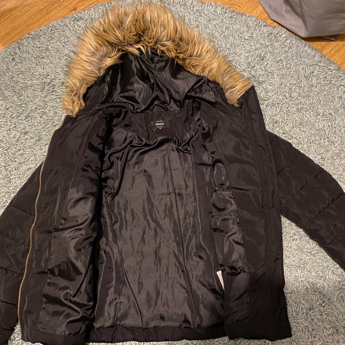 Svart varm jacka - 91