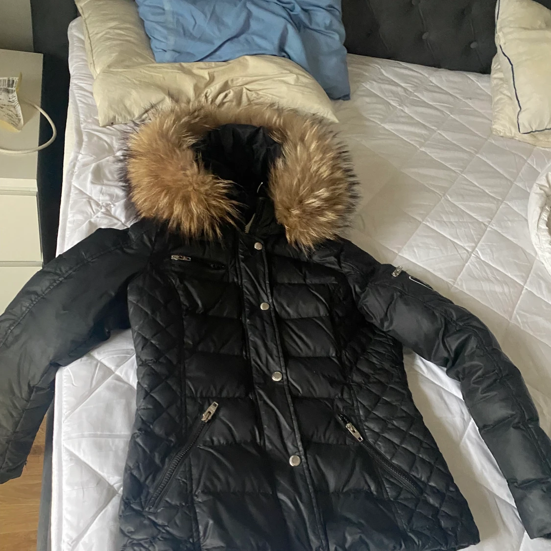 Rock and blue jacka  - 90