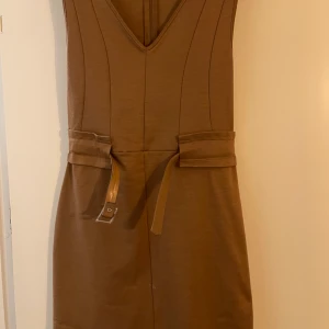 Klänning  - Fint skick 