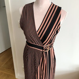 Klänning strl:S - Fin klänning köpt utomlands. 