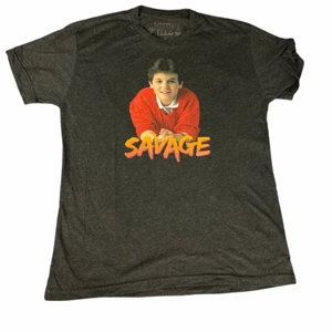 T-shirt - Har massvis av t-shirts! Erbjuder alltid samfrakt och mängdrabatt. PS! Alla priser är förhandlingsbara💝💝. Storlek L, men passar snarare S