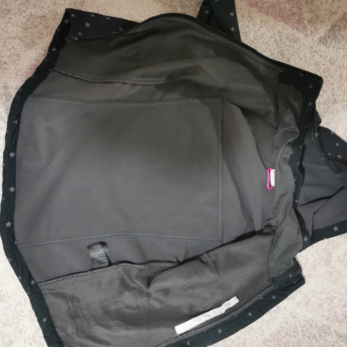 Vind jacka, tog bilden upp och ner 😅 - 90