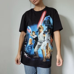Star wars tshirt, HM (strl M) - Star wars tshirt från HM i storlek M (herrstorlek), sitter som oversize på mig (storlek S)