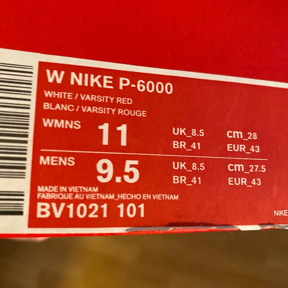 Nike P6000 (Og) size womens us11 / mens us 9.5. Skor.