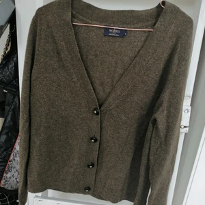 Morris lady kofta 100% merinoull - Nästan aldrig använd. Välvårdad