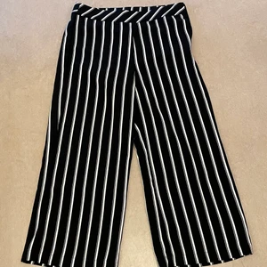 Randig byxor HM - Möts TC annars står köparen för frakten