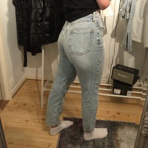 jeans från H&M i storlek 38 ☺️ 150 kr +frakt 