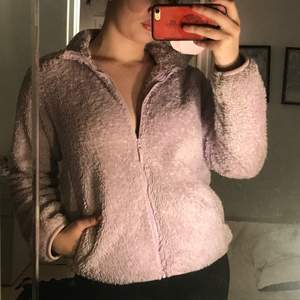 Lilac super comfy teddy zip up from Uniqlo XS/S 120kr