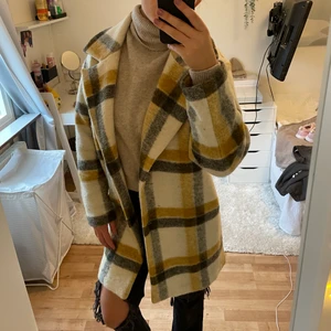 Kappa - Säljer Denhär jätte snygga kavajen från mango som jag inte använder!😍 storlek S och sitter jätte skönt❤️