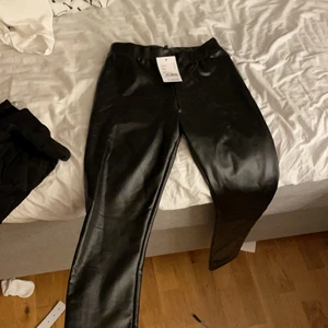 Skinn byxa  - Skinn/ läder tights ifrån calzedonia oanvända lapp kvar 