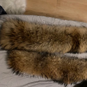 Päls  - Två päls kragar 