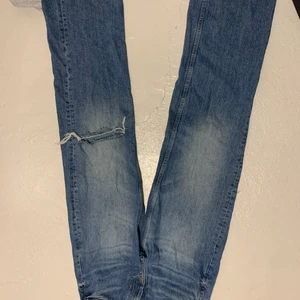 Mid rised jeans  - Super fina jeans från zara, mid rised 