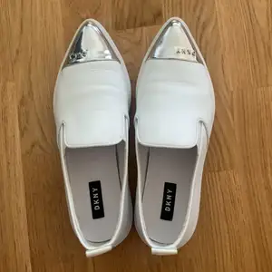 Almost new. Worn once DKNY shoes, size 38,5. I bought them because i love them but they are too big for me size a wear a smaller size. 