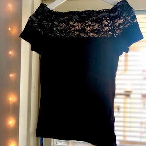 spetströja - jättefin tröja i spets! figurnära passform 🌚 skriv för fler bilder eller frågor