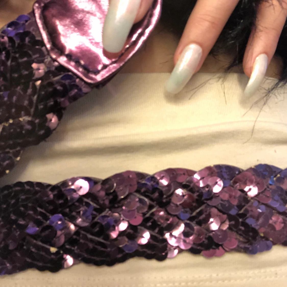 Lila skärp med paljetter - 91