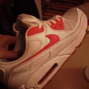Nike airmax 90 storlek 43 - Storlek 43 lite använda 400kr hämtas i Jönköping