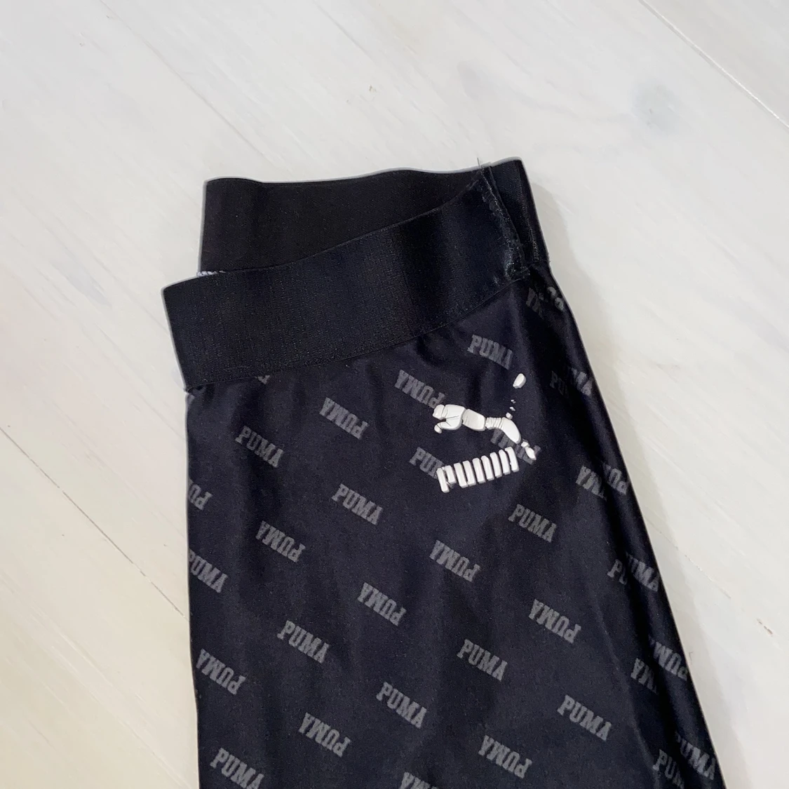 Puma träningsbyxor strl XS - 90