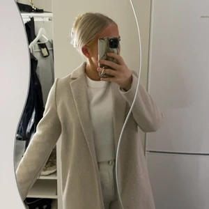 Kappa från Zara - Säljer denna då den blivit för liten sen förra hösten och tyvärr endast blev använd 1 gång då 