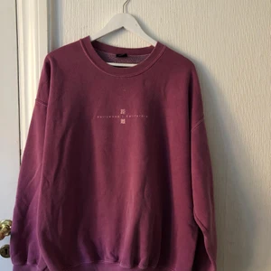 Urban Outfitters Sweatshirt - En lila/rosa oversized sweatshirt 