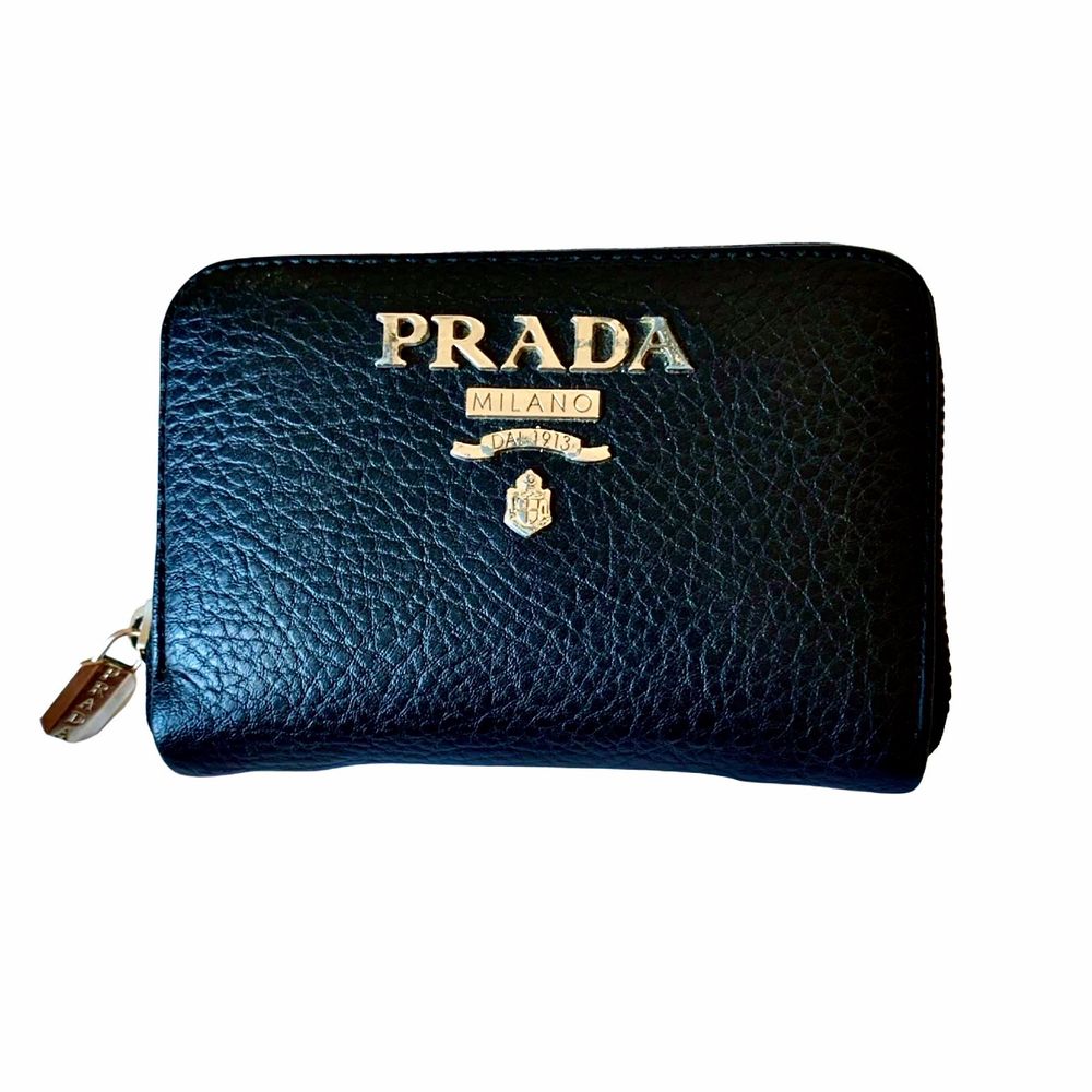 Äkta Prada plånbok vunnen i VM | Plick Second Hand