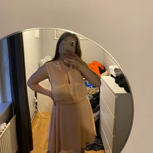 Klänning - Säljer denna somriga och fina klänning