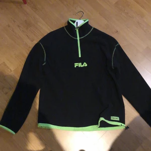Fila Fleece - Skitcool Fila Fleece! Betalning sker på swish, köparen står för frakt