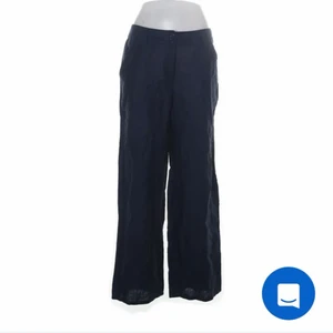 Linnebyxor - Marinblåa linne/kostymbyxor från sellpy som tyvärr va försmå för mig! Bra skick! Storlek 40, skulle mer säga XS-M beroende på önskad passform!