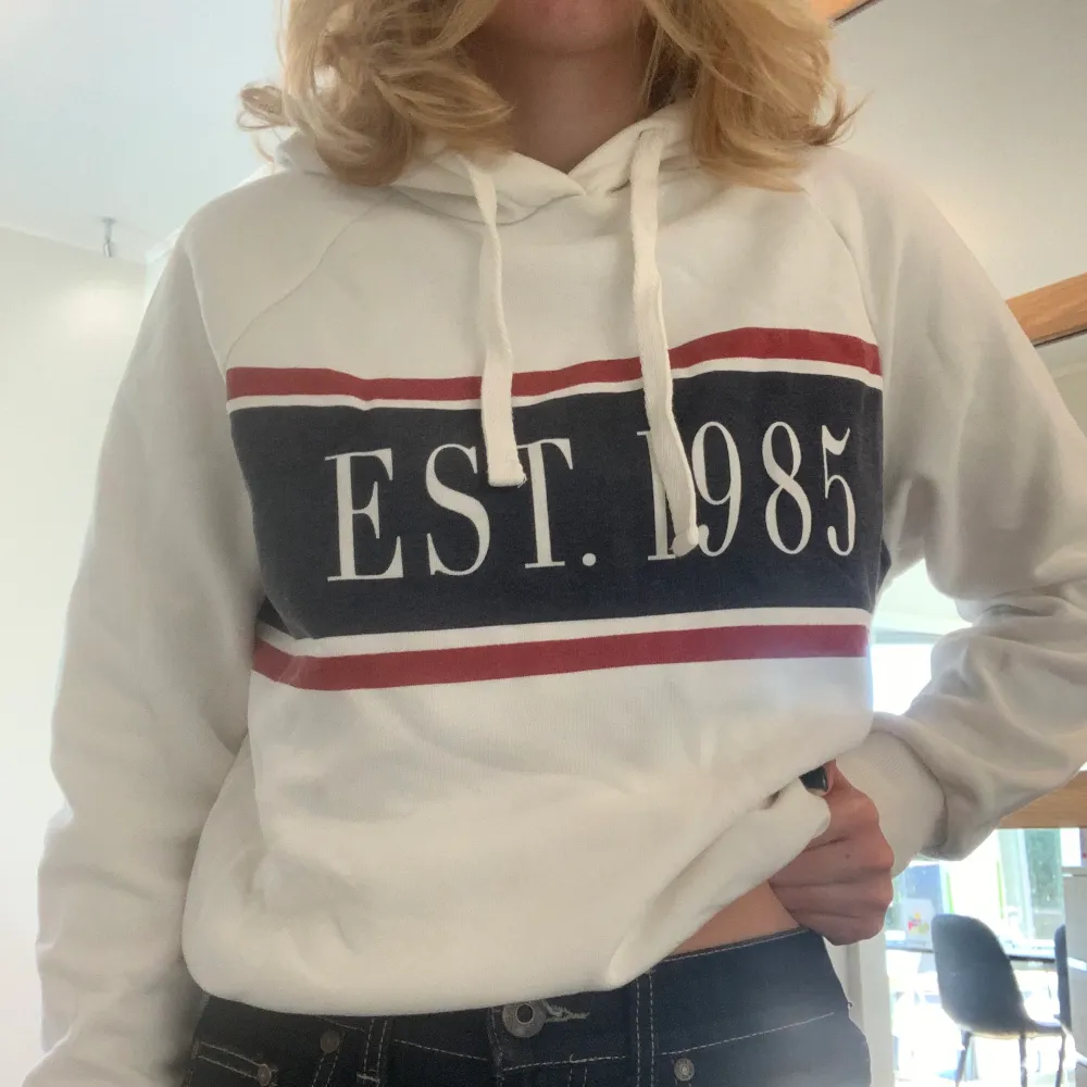 Jätte fin Hoodie från Gina. Garderob utränsning, kolla andra annonser!. Hoodies.