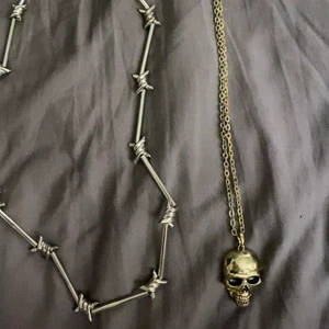 Jätte fina halsband - Jätte fina halsband som inte kommer till användning den silvriga kan man även använda som kedja till jeans, 