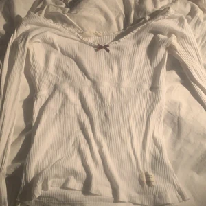 Odd Molly tröja - Superfin vit odd Molly tröja i superbra skick. Passar (xs-medium) stretchig och jätteskön.