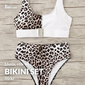 Bikini set - Bikini set från Shein  Storlek M  Jag föredrar den utan det ”bandet” runt om men man kan ha med och utan