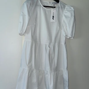 Klänning  - Oanvänd söt klänning från new yorker. 