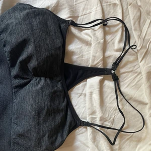 Sport bh  - Fin sport bh med tunna band, Fint skick, Stl S, 30 kr + frakt 