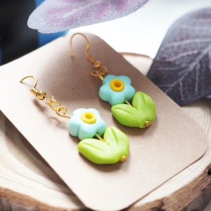 Pastel blue daisy earrings  - Earrings made of polymer clay- light weight- colorful 