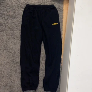 Mjukisbyxor  - Säljer dessa mjukisbyxorna, såå skönt material. Gratis frakt 