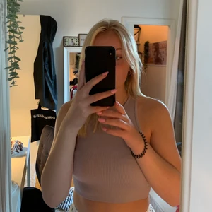 Lila linne. - Så fint lila linne i skönaste kvaliteten. Knappt använd.