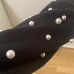 Pärl tjocktröja - Köpte denna för it så längesen och vill ej ha längre nästan som ny