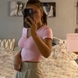 Topp - Ljusrosa superskön och elastisk topp som sitter superfint, fraktar ❤️