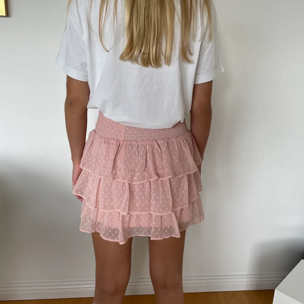 Super söt och fin rosa kjol från Lindex . Kjolar.