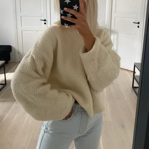 Stickad tröja - Snygg stickad tröja från Topshop, stl XS ( stor i storlek)🤍 Köparen står för frakten!