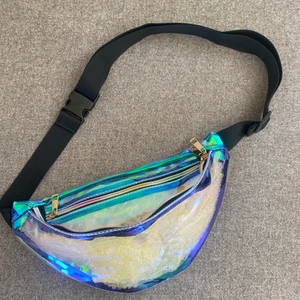 Midjeväska festival/rave - Aldrig använd midjeväska regnbågs/genomskinlig. Perfekt till festivalen eller bara till sin outfit. 