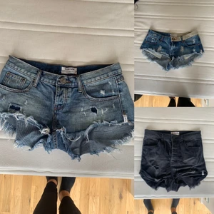 Jeans shorts - One teaspoon shorts. Se bild för storlekar. De svarta shortsen har hög midja. Bra skick. 250kr/st. Paketpris 500kr. Pris kan diskuteras vid snabb affär. Frakt tillkommer!