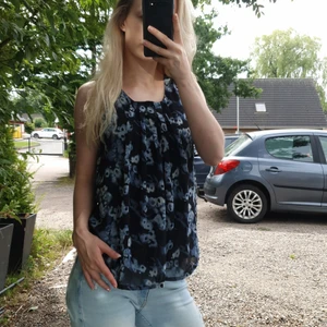 VERO MODA Blus - Blus XS men passar till S