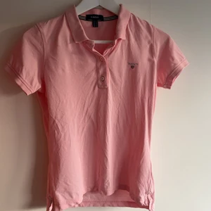 Gant piké - Stilig & fin rosa gant piké i ett fint skick💖 Frakt tillkommer med 51kr📦