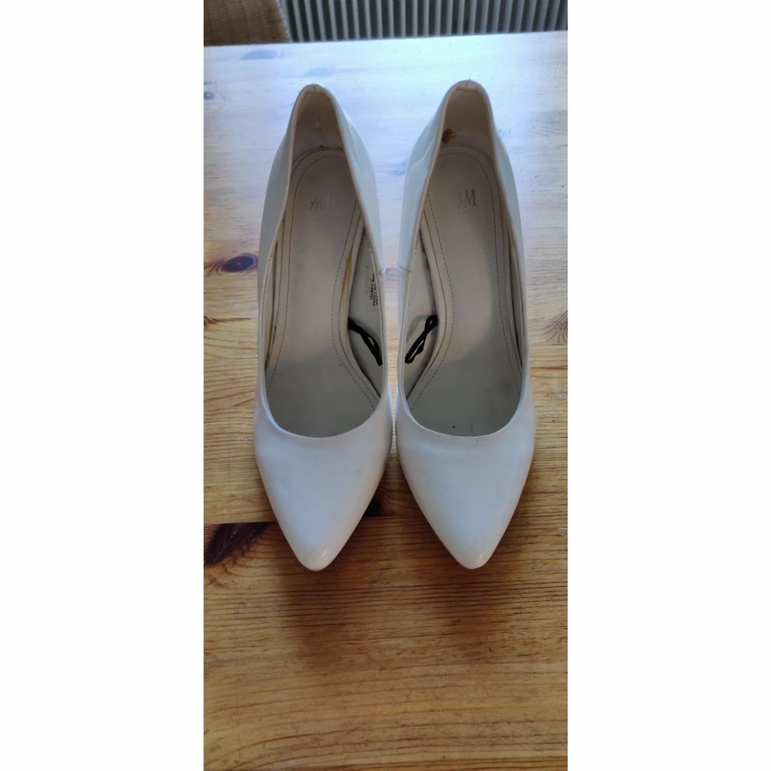 Vita klackskor i lack - 90