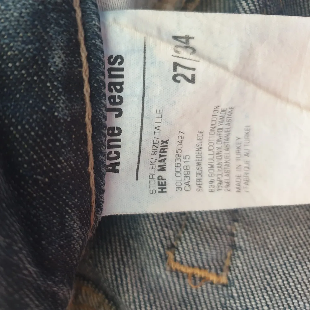 Ett par skit snygga acne jeans, i storlek 27/34, dom är mellan höga i midjan ⭐⭐ (lånade bilder). Jeans & Byxor.