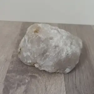 Fin och stor riktig quartz crystal, fick av en vän för 600 kr. Köpt I Afrika för föra året. 